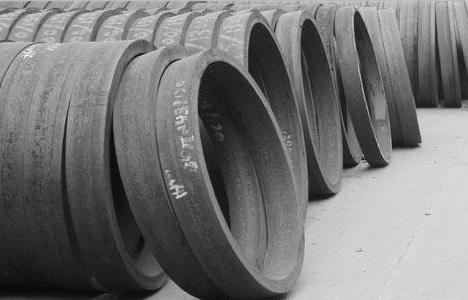 A sele&ccedil;&atilde;o de material do rolamento de giro da plataforma girat&oacute;ria