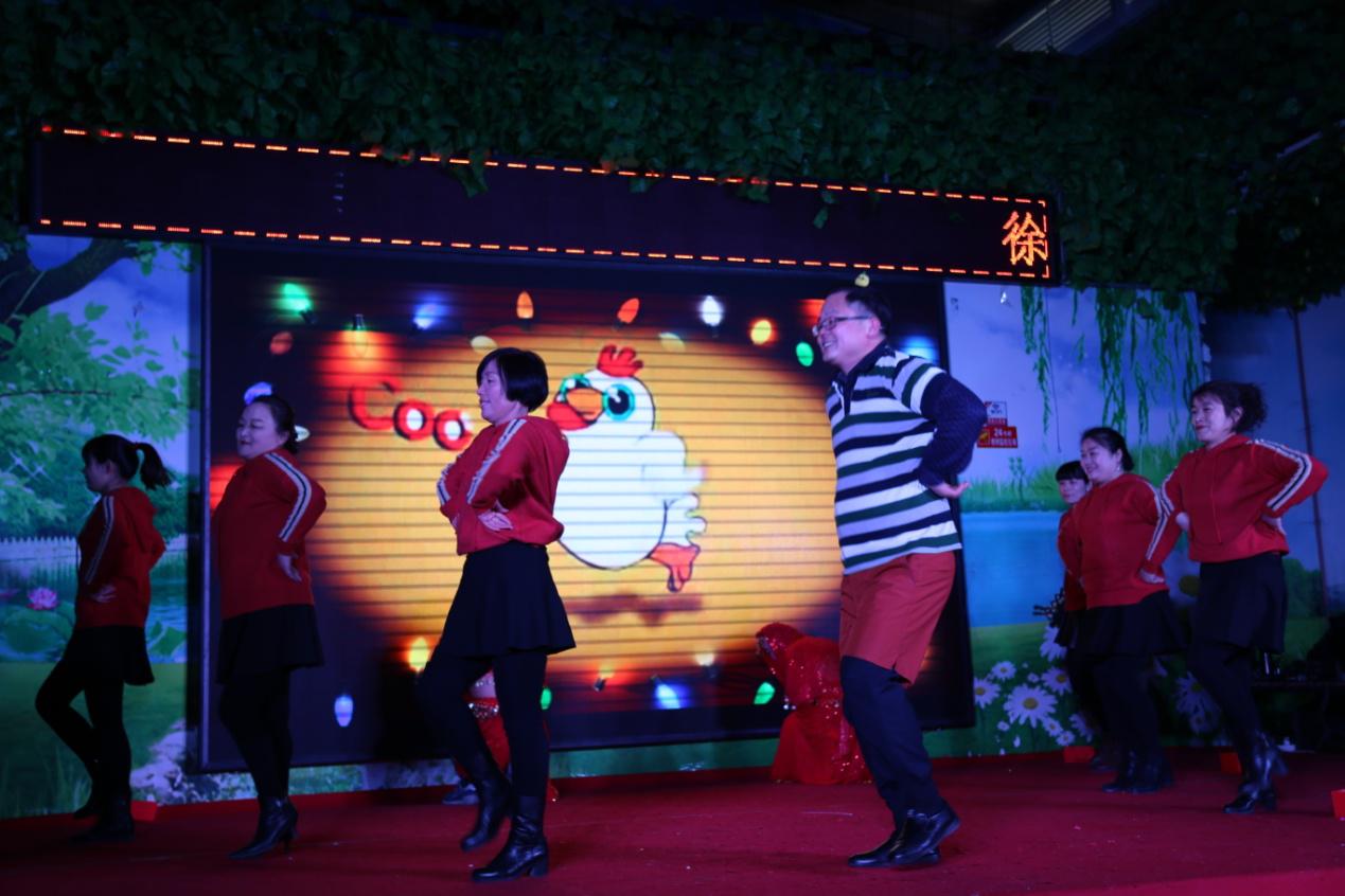 Espeto de dan&ccedil;a do Departamento de Compras