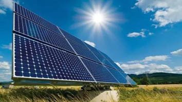 Acionamento giratório para sistema de rastreamento solar